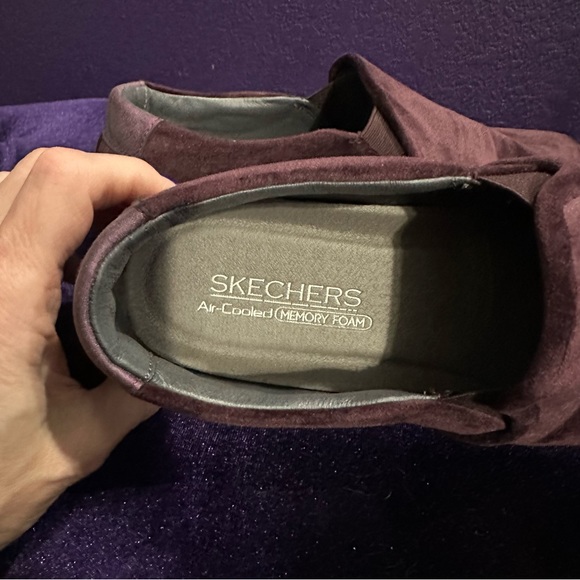 Skechers Vaso 49933 Burgandy Purple Velvet Casual Memory Foam Slip Ons 9.5 - Picture 4 of 14